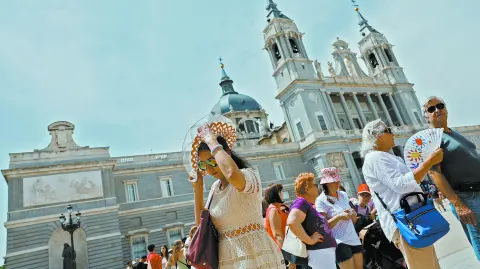 Turistas en Madrid, España. Foto: Reuters