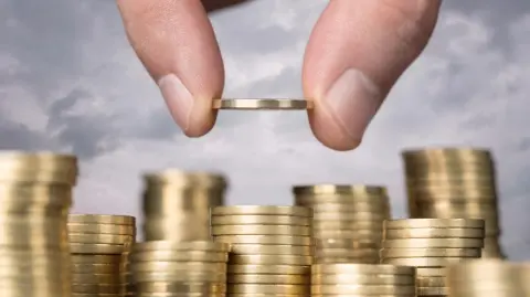 Los mexicanos han mostrado cautela sobre su consumo futuro, en un escenario de alta inflación. Foto: Especial.