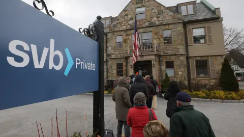 El objetivo es reforzar la supervisión bancaria tras las quiebras de Silicon Valley Bank y Signature Bank. foto: reuters