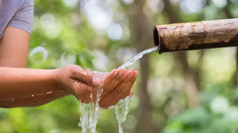 México es de los cinco países en el mundo donde más se gasta agua. Foto: stock.adobe
