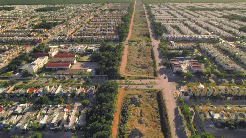 Foto: Zonas residenciales en el tramo cinco que están desarrollando como parte de la construcción del proyecto del Tren Maya. Reuters