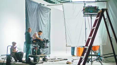 El gremio cinematográfico en México se enfrenta a nubarrones y amenazas laborales en la industria sin la suficiente fuerza sindical. Foto: Shutterstock