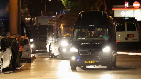 El pacto sobre los rehenes de Gaza volvió a ponerse en marcha tras un retraso temporal. Foto: Reuters.