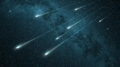 La mayor lluvia de meteoros del año, lleva décadas desconcertando a los expertos. Foto: Shutterstock.