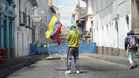 Ecuador, en los últimos años, lamentablemente ha desandado un camino en el que tal correlación podría encontrarse presente. Foto: Shutterstock.