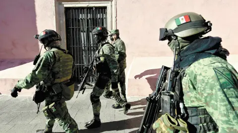 La militarización de la seguridad pública ha sido cuestionada por diversas organizaciones internacionales y nacionales. Foto: AFP