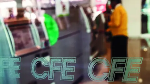 La CFE recalcó que la pérdida cambiaria no refleja una debilidad operativa o financiera. Foto: Cuartoscuro.