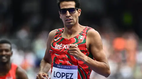 López Álvarez avanzó a las semifinales de los 800 metros este jueves, con una destacada actuación. Foto: Reuters