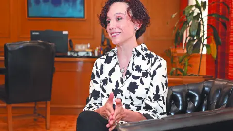 Una reducción de 25 puntos base en la tasa en las decisiones de marzo y agosto no indica el abandono de la postura restrictiva. Foto EE: Hugo Salazar