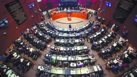 CIUDAD DE MÉXICO, 24SEPTIEMBRE2024.- Aspectos de la sesión nocturna en la Cámara de senadores.
FOTO: ANDREA MURCIA /CUARTOSCURO.COM