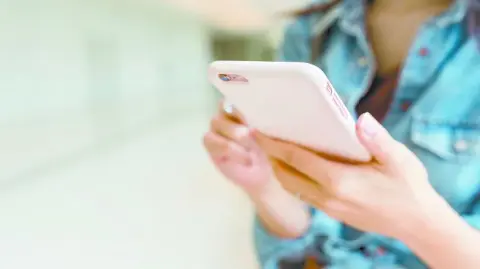 En un comunicado, el organismo informó que ha recibido múltiples reportes de intentos de fraude con el ofrecimiento de créditos a través de correos electrónicos y mensajes de Whastapp.