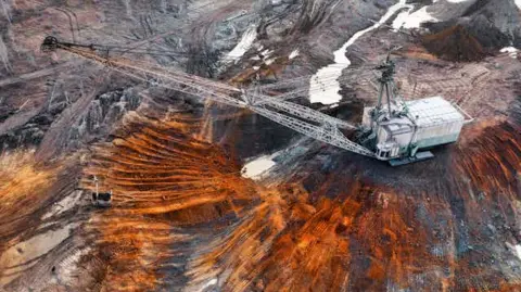 Extracción de tierras raras en una cantera. Foto: Shutterstock