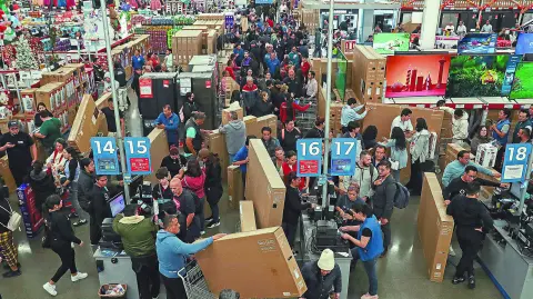 Casi el 60% de los internautas realizaron compras durante el Buen Fin 2024, lo que refleja una fuerte incidencia de compra. REUTERS/Henry Romero