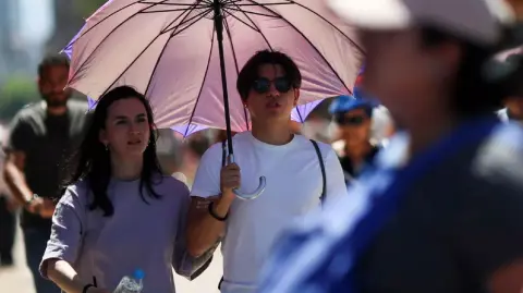 El mundo sufrió un aumento de su temperatura media de más de 1.5° C en los últimos dos años, el límite simbólico establecido por el Acuerdo de París de lucha contra el cambio climático, una situación que exige una "acción climática drástica" según la ONU.

Para más información del tema, visita: https://www.eleconomista.com.mx/internacionales/2024-ano-calido-historia-calentamiento-1-5-c-20250110-741433.html

¡Síguenos en nuestras redes sociales para mantenerte informado!

Twitter: https://twitter.com/eleconomista 
Facebook: https://www.facebook.com/ElEconomista.mx
Instagram: https://www.instagram.com/eleconomistamx
LinkedIn: https://www.linkedin.com/company/el-economista/

#ElEconomista #EETV