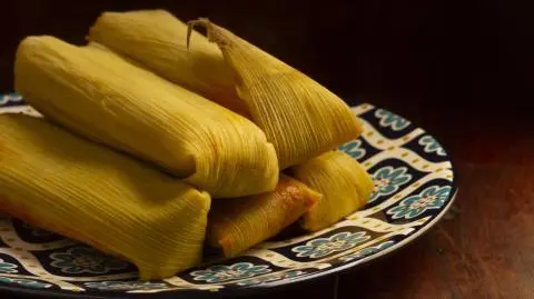Celebra el Día de la Candelaria con tamales excepcionales que combinan tradición, creatividad y sabores inolvidables para todos los gustos, aparta los tuyos.