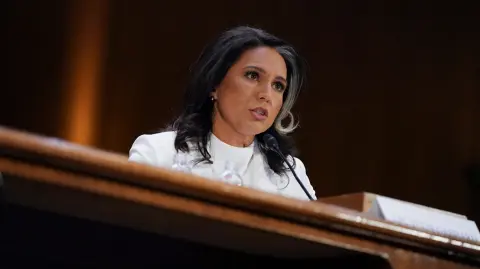 La nueva directora de Inteligencia Nacional, Tulsi Gabbard también ha sido cuestionada en el pasado por afirmar que existen supuestos laboratorios de armas biológicas financiadas por Washington en Ucrania.