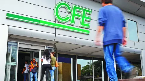 La nueva Ley señala que el suministro básico sólo puede proveerlo la empresa pública del Estado (CFE).