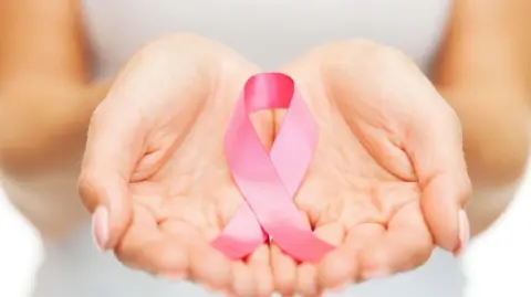 Los seguros de diagnóstico de cáncer, accesibles para tu bolsillo, pueden brindarte apoyo económico para afrontar algunos gastos derivados de esta enfermedad. 

Para más información del tema, visita: https://www.eleconomista.com.mx/finanzaspersonales/cancer-desequilibra-salud-tus-finanzas-tienes-proteccion-economica-20250203-744757.html 

¡Síguenos en nuestras redes sociales para mantenerte informado! 

Twitter: https://twitter.com/eleconomista 
Facebook: https://www.facebook.com/ElEconomista.mx 
Instagram: https://www.instagram.com/eleconomistamx 
LinkedIn: https://www.linkedin.com/company/el-economista/ 

#ElEconomista #EETV