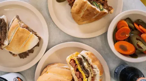 Tortas de La Perla en Mixcoac.