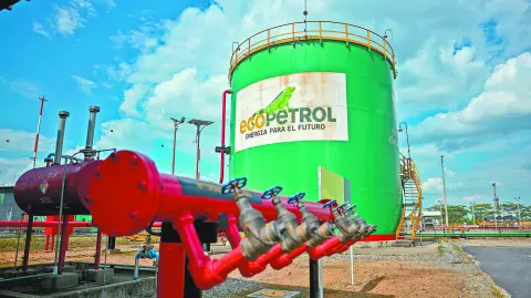 Picture of a crude oil storage tank at the plant of Colombian petroleum company Ecopetrol in Acacias, Meta Department, south of Bogota on February 10, 2023. (Photo by Juan BARRETO / AFP)