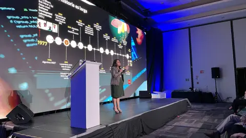 Silvia Griset Díaz, AI Engineering Manager México en ORACLE de México, durante las Jornadas de IA.