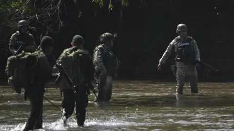 La seguridad fronteriza es una prioridad para el presidente estadounidense Donald Trump, que declaró una emergencia nacional en la frontera con México en su primer día en el cargo.