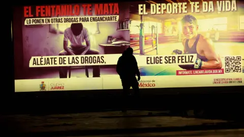 El secretario de Comercio de EU rechazó los temores de que los aranceles globales de Trump provoquen una recesión en Estados Unidos.

Para más información del tema, visita: https://www.eleconomista.com.mx/internacionales/trump-suavizara-aranceles-relacionados-fentanilo-afirma-secretario-comercio-eu-20250309-749702.html

¡Síguenos en nuestras redes sociales para mantenerte informado!

Twitter: https://twitter.com/eleconomista 
Facebook: https://www.facebook.com/ElEconomista.mx
Instagram: https://www.instagram.com/eleconomistamx
LinkedIn: https://www.linkedin.com/company/el-economista/

#ElEconomista #EETV