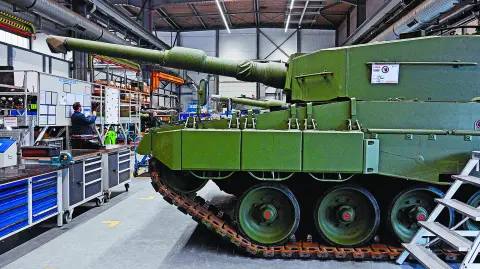 La histórica votación en el Parlamento supuso un cambio radical para un país reacio a contraer una gran deuda pública o a gastar mucho en las fuerzas armadas. REUTERS/Fabian Bimmer/Pool/File Photo