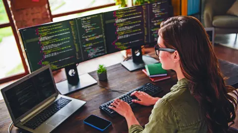 El comercio electrónico, la banca en línea y la adopción digital en adultos mayores crecieron drásticamente por la pandemia, lo que a su vez supone retos para la ciberseguridad del país.

Para más información del tema, visita: https://www.eleconomista.com.mx/tecnologia/pandemia-covid-19-detono-internet-mexico-20250322-751599.html

¡Síguenos en nuestras redes sociales para mantenerte informado!

Twitter: https://twitter.com/eleconomista 
Facebook: https://www.facebook.com/ElEconomista.mx
Instagram: https://www.instagram.com/eleconomistamx
LinkedIn: https://www.linkedin.com/company/el-economista/

#ElEconomista #EETV