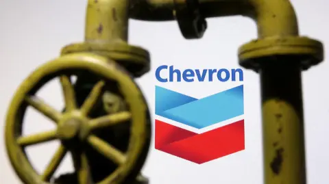 A finales de febrero el magnate republicano Trump anunció el fin de la licencia que permite a Chevron operar en Venezuela.