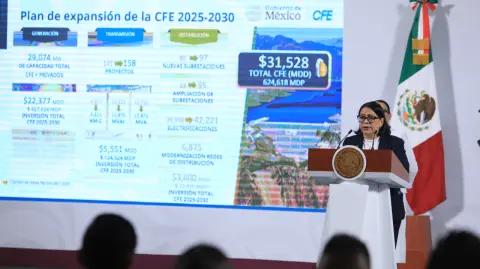 Entre los planes de la estatal eléctrica se incluye contar con 6,400 megawatts de energía limpia que producirán privados para apoyar a la transición energética.

Para más información del tema, visita:  https://www.eleconomista.com.mx/empresas/cfe-25-nuevas-plantas-generacion-electrica-20250409-754224.html

¡Síguenos en nuestras redes sociales para mantenerte informado!

Twitter: https://twitter.com/eleconomista 
Facebook: https://www.facebook.com/ElEconomista.mx
Instagram: https://www.instagram.com/eleconomistamx
LinkedIn: https://www.linkedin.com/company/el-economista/

#ElEconomista #EETV