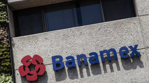 Grupo Financiero Banorte volverá a considerar la potencial compra de Banamex, la antigua unidad minorista de Citi en México, de la que se separó el año pasado, dijo este miércoles su director, Marcos Ramírez.