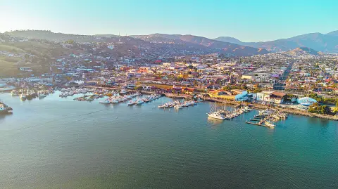 Baja California muestra una tendencia alcista en turismo en 2024, con más visitantes internacionales y creciente ocupación hotelera.