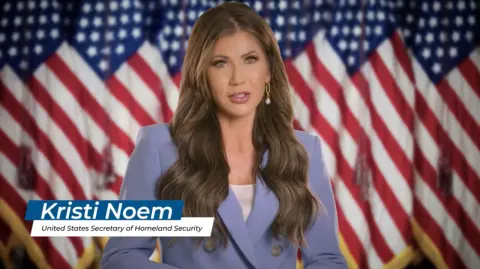 Las empresas de radio y televisión que transmitan ese tipo de propaganda serían sancionadas con multas equivalentes hasta el 5% de sus ingresos, aunque no se establece todavía si la sanción sería a nivel de ingreso mensual o por facturación anual.