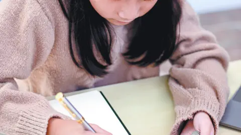 Descripción automática