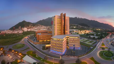 El Hospital Zambrano Hellion, es uno de los 2 que tiene el TecSalud en Monterrey, Nuevo León, y donde construyen su campus de investigación. Foto: Cortesía
