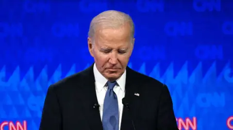 Antes experimentó un aumento de síntomas urinarios, por lo que fue examinado la semana pasada por un nuevo hallazgo de un nódulo prostático.

Para más información del tema, visita: https://www.eleconomista.com.mx/internacionales/diagnostican-joe-biden-cancer-prostata-20250518-759565.html 

¡Síguenos en nuestras redes sociales para mantenerte informado!

Twitter: https://twitter.com/eleconomista 
Facebook: https://www.facebook.com/ElEconomista.mx
Instagram: https://www.instagram.com/eleconomistamx
LinkedIn: https://www.linkedin.com/company/el-economista/

#ElEconomista #EETV