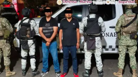 El titular de la Secretaría de Seguridad y Protección Ciudadana también reportó la detención de 11 personas como resultado de tres operativos realizados en Culiacán, Sinaloa.

Para más información del tema, visita:https://www.eleconomista.com.mx/politica/garcia-harfuch-confirma-detencion-jalisco-operador-grupo-delictivo-generador-violencia-zacatecas-20250519-759758.html

¡Síguenos en nuestras redes sociales para mantenerte informado!

Twitter: https://twitter.com/eleconomista 
Facebook: https://www.facebook.com/ElEconomista.mx
Instagram: https://www.instagram.com/eleconomistamx
LinkedIn: https://www.linkedin.com/company/el-economista/

#ElEconomista #EETV