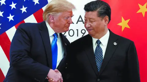 El presidente estadounidense Donald Trump y su homólogo chino Xi Jinping "probablemente" mantendrán una conversación telefónica esta semana, anunció este lunes la portavoz de la Casa Blanca, Karoline Leavitt, en medio de tensiones comerciales entre ambos países.