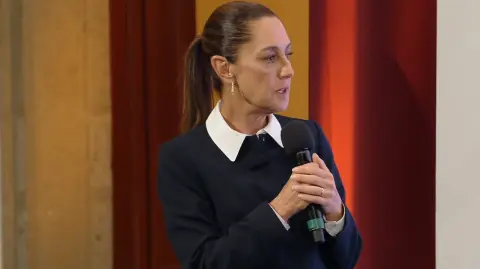 La presidenta Claudia Sheinbaum calificó como una medida “injusta y sin sustento legal” la decisión del gobierno de Estados Unidos de aumentar al 50% los aranceles al acero y aluminio importados desde otras partes del mundo.