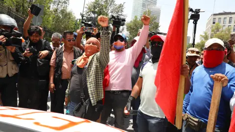 Disturbios en la Secretaria de Gobernación en CDMX por parte de integrantes de la CNTE.