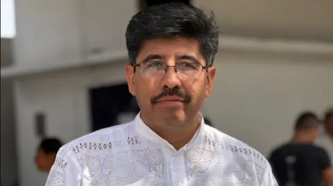 Hugo Aguilar, un abogado indígena, será el nuevo presidente de la Suprema Corte de Justicia de la Nación (SCJN), según el conteo oficial de votos que concluyó este jueves.

Para más información del tema, visita: https://www.eleconomista.com.mx/politica/computo-final-ine-hugo-aguilar-ortiz-sera-nuevo-ministro-presidente-suprema-corte-20250605-762369.html
Twitter: https://twitter.com/eleconomista 
Sitio web: https://www.eleconomista.com.mx/ 
Facebook: https://www.facebook.com/ElEconomista.mx 

#ElEconomista #CapitalHumano #EETV