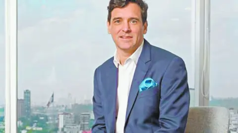 Descripción automática