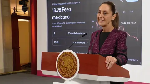 El peso avanza tras un dato de inflación de Estados Unidos, un acuerdo comercial preliminar entre Pekín y Washington, y un aumento de la actividad industrial local.

Para más información del tema, visita: https://www.eleconomista.com.mx/mercados/precio-dolar-hoy-11-junio-2025-cuanto-cotiza-20250611-763202.html
Twitter: https://twitter.com/eleconomista 
Sitio web: https://www.eleconomista.com.mx/ 
Facebook: https://www.facebook.com/ElEconomista.mx 

#ElEconomista #CapitalHumano #EETV