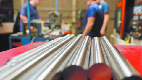 El aumento a 50% de estas tarifas al acero y aluminio compromete precios de la vivienda, cadenas de suministro y miles de empleos en el país