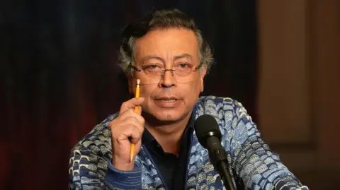 El presidente respondió y dijo que acatará la decisión del Consejo de Estado, pero manifestó que se siente irrespetado y que interpondrá los recursos de ley ante la providencia.