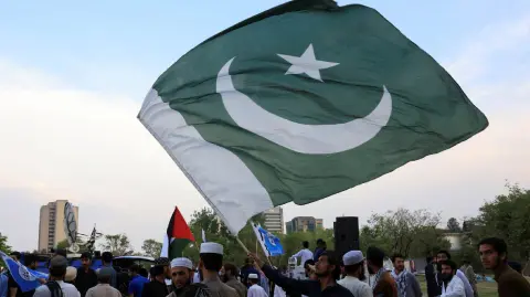 Los gobiernos pueden proponer candidatos al Premio Nobel de la Paz. No hubo respuesta inmediata de Washington.

Para más información del tema, visita: https://www.eleconomista.com.mx/internacionales/pakistan-nominara-trump-premio-nobel-paz-20250621-764721.html 

¡Síguenos en nuestras redes sociales para mantenerte informado!

Twitter: https://twitter.com/eleconomista 
Facebook: https://www.facebook.com/ElEconomista.mx
Instagram: https://www.instagram.com/eleconomistamx
LinkedIn: https://www.linkedin.com/company/el-economista/

#ElEconomista #EETV #PremioNobel