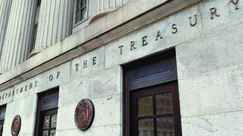 La Red de Control de Delitos Financieros emitió órdenes que identifican a tres instituciones financieras con sede en México, (CIBanco, Intercam y Vector), como una preocupación principal en materia de lavado de dinero en relación con el tráfico ilícito de opioides.

Para más información del tema, visita: https://www.eleconomista.com.mx/sectorfinanciero/departamento-tesoro-eu-senala-cibanco-intercam-vector-posible-lavado-dinero-20250625-765269.html

¡Síguenos en nuestras redes sociales para mantenerte informado!

Twitter: https://twitter.com/eleconomista 
Facebook: https://www.facebook.com/ElEconomista.mx
Instagram: https://www.instagram.com/eleconomistamx
LinkedIn: https://www.linkedin.com/company/el-economista/

#ElEconomista #EETV