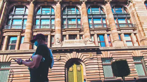 Descripción automática