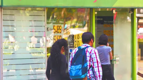 Descripción automática